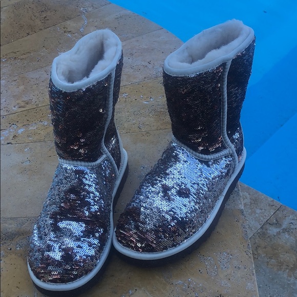 UGG Sparkly Bronze Sequin, Boots,7 - Picture 7 of 8